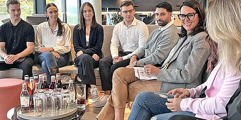 CEO Natalie Mekelburger in conversation with new apprentices and dual students