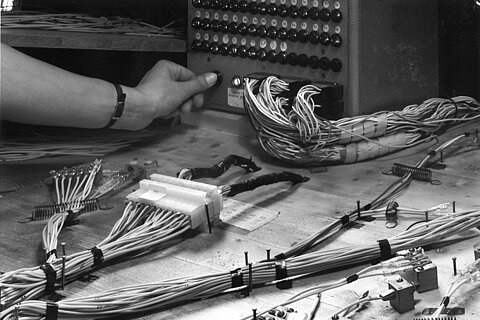 Coroplast cable assembly