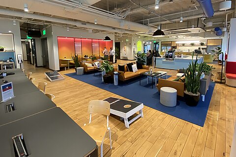 Raum des Co-Working-Space, in dem sich das WeWire-Service-Center befindet 