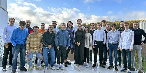 Group picture with the new apprentices, Natalie Mekelburger and instructor Markus Langendorf