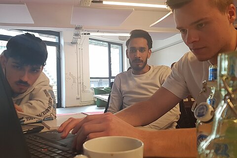 Pitch-Team bei der Arbeit