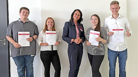 Gruppenbild des Siegerteams des Azubi-Pitch