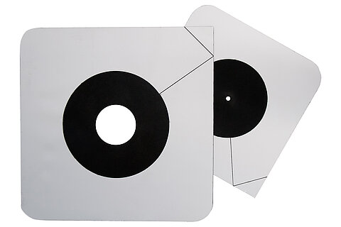 Coroplast sealing grommet